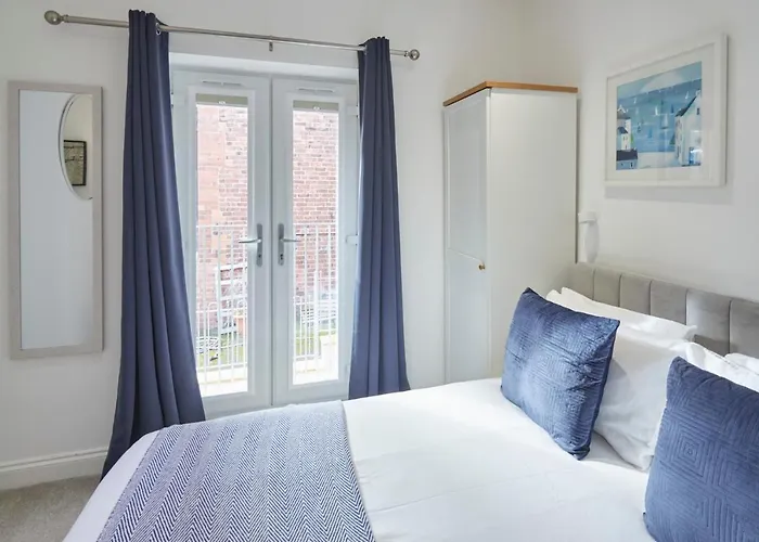 Host & - Number 2 At Pannett * Whitby